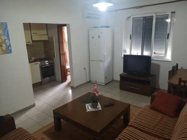 Tirane, shitet apartament 3+1 Kati 3, 93 m² 150.000 € (Rruga Babe Rexha)