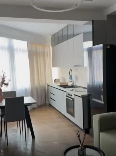 Tirane, shitet apartament 2+1 Kati 2, 72 m² 180.000 € (Bulevardi Bajram Curri)