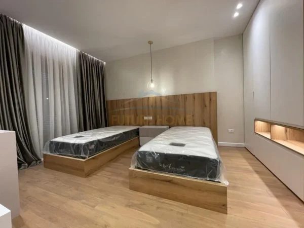 Tirane, jepet me qera Vile 3 Katshe Kati 0, 200 m² 3.000 € (Colombo Teg)