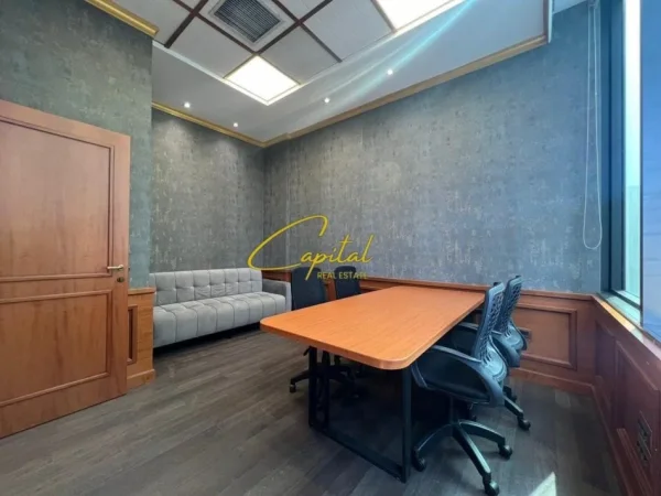 Tirane, jepet me qera zyre Kati 2, 25 m² 600 € (BULEVARDI DESHMORET E KOMBIT)