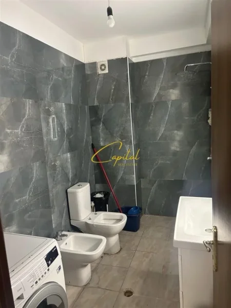 Tirane, jepet me qera apartament 2+1 Kati 2, 110 m² 600 € (ASTIR)