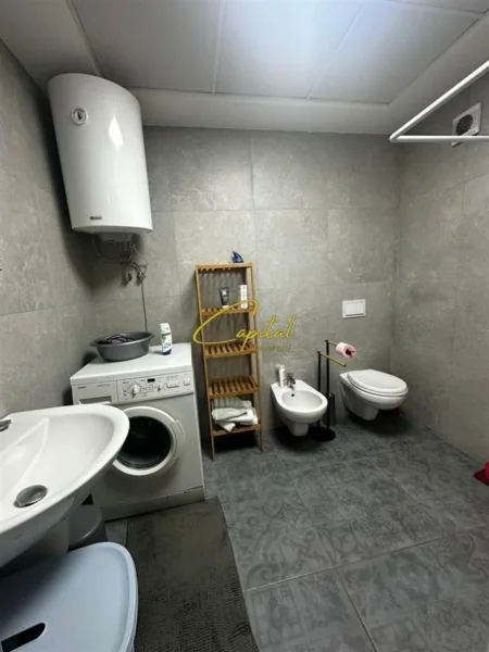 Tirane, jepet me qera apartament 2+1 Kati 6, 100 m² 700 € (DON BOSKO)