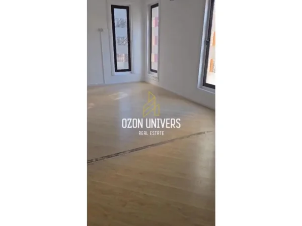 Tirane, jepet me qera ambient biznesi Kati 2, 80 m² 1.400 € (Qendër)