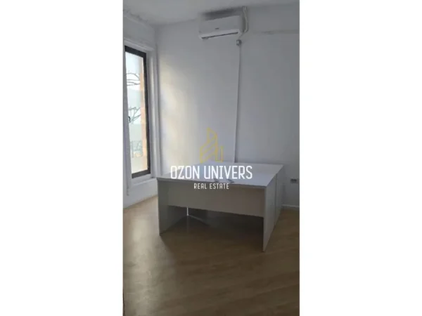 Tirane, jepet me qera ambient biznesi Kati 2, 80 m² 1.400 € (Qendër)
