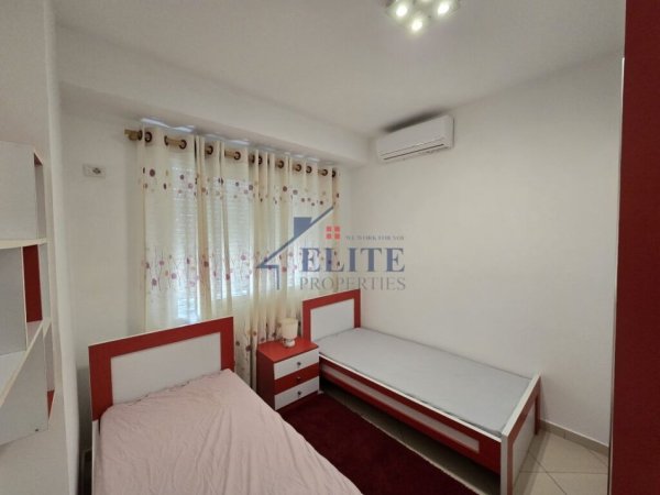 Tirane, jepet me qera apartament 2+1+Ballkon Kati 3, 100 m² 600 € (Tirana Golden Park)