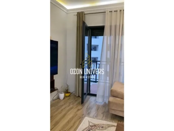 Tirane, shitet 3+1 Kati 5, 140 m² 260.000 € (Unaza E re)