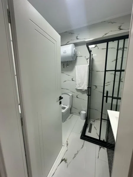 Vlore, jepet me qera apartament 1+1 Kati 2, 65 m² 550 € (Tiku dhe Mato) RV49858