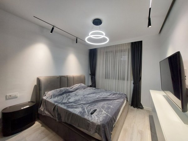 Tirane, jepet me qera apartament 2+1+Ballkon Kati 5, 100 m² 800 € (Xhanfize Keko)