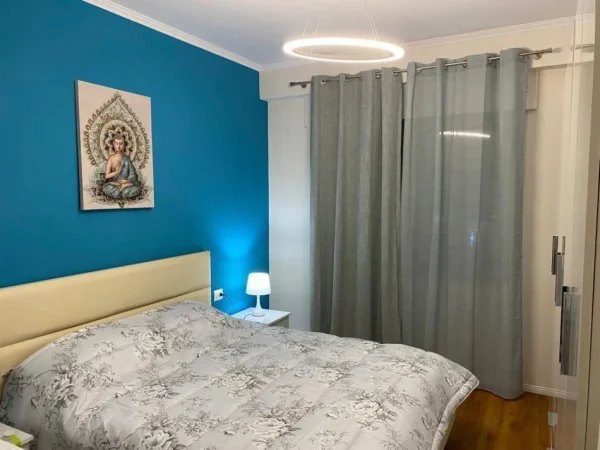 Tirane, jepet me qera apartament 1+1 Kati 2, 77 m² 800 € (RRUGA KAVAJES)
