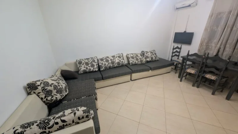 Tirane, jepet me qera apartament 2+1+Ballkon Kati 4, 450 m² 450 € (Don Bosko prane Xhamise)