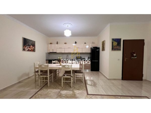 Tirane, shitet apartament 3+1+Ballkon Kati 8, 122 m² 280.000 €