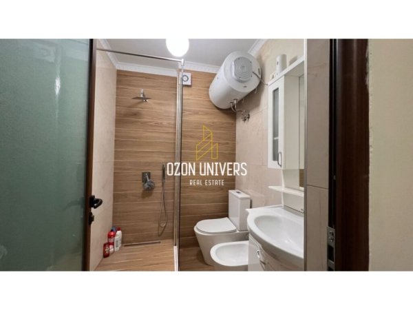 Tirane, shitet apartament 3+1+Ballkon Kati 8, 122 m² 280.000 €