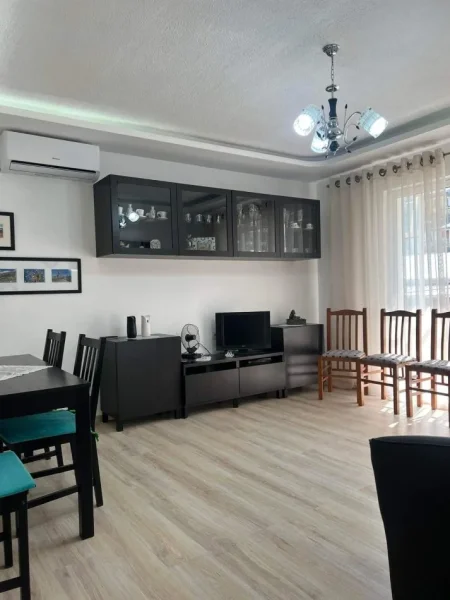 Gjirokaster, shes apartament 1+1+Ballkon Kati 4, 70 m² 55.000 € (gjirokaster)