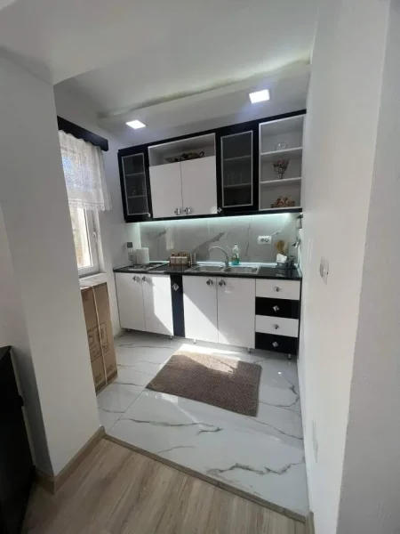 Gjirokaster, shes apartament 1+1+Ballkon Kati 4, 70 m² 55.000 € (gjirokaster)