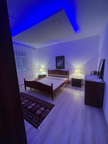 Gjirokaster, shes apartament 1+1+Ballkon Kati 4, 70 m² 55.000 € (gjirokaster)