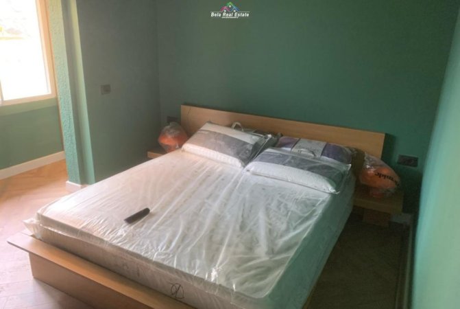 Tirane, jepet me qera apartament Kati 4, 60 m² 600 € (pazari i ri)