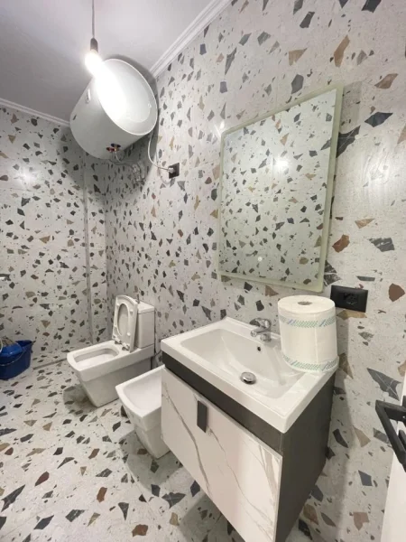 Tirane, shitet apartament 2+1 Kati 3, 100 m² 160.000 € (21 Dhjetori)