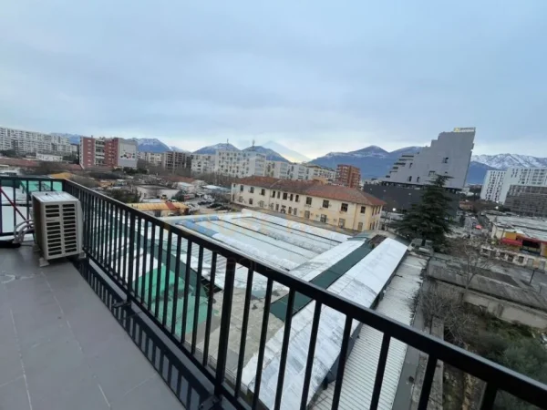APARTAMENT 2+1 ME QERA TEK RRUGA FERIT XHAJKO, ISH RESTO.DURRESI