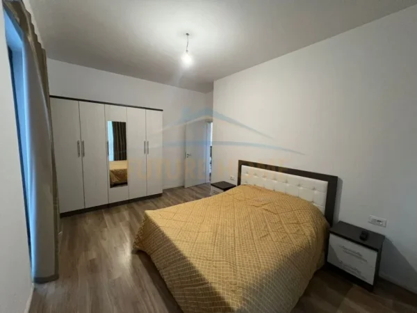 APARTAMENT 2+1 ME QERA TEK RRUGA FERIT XHAJKO, ISH RESTO.DURRESI