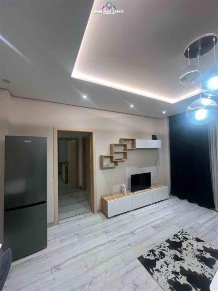 Tirane, jepet me qera apartament 2+1 Kati 4, 103 m² 550 € (astir)