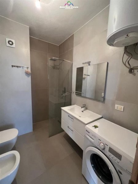 Tirane, jepet me qera apartament 2+1 Kati 4, 103 m² 550 € (astir)