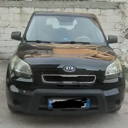 Elbasan, shitet makine Kia Soul Nafte, e zeze manuale Klima 192.000 km 4.200 €
