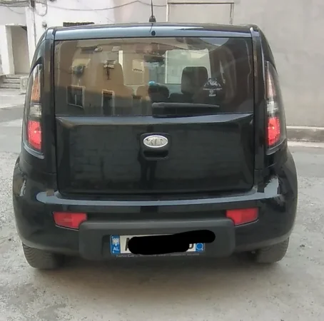 Elbasan, shitet makine Kia Soul Nafte, e zeze manuale Klima 192.000 km 4.200 €