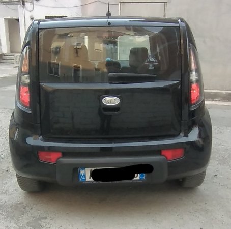 Elbasan, shitet makine Kia Soul Nafte, e zeze manuale Klima 192.000 km 4.200 €