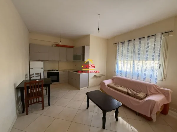 Vlore, shitet apartament 1+1 Kati 2, 55 m² 105.000 € (Rruga Sadik Zotaj)