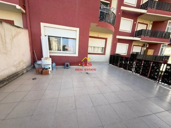 Vlore, shitet apartament 1+1 Kati 2, 55 m² 105.000 € (Rruga Sadik Zotaj)