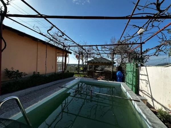 Gjiri Lalezit | Hamallaj, shitet Vile 2+1+Aneks+Ballkon Kati 1, 205 m² 140.000 € (gjiri i lalzit)