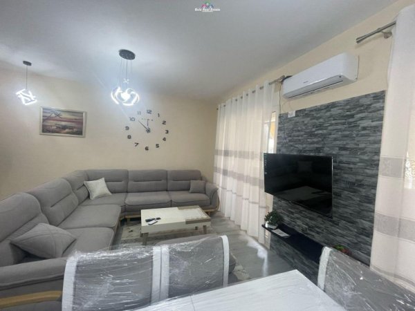 Tirane, jepet me qera apartament 2+1 Kati 2, 120 m² 500 € (5 maji)