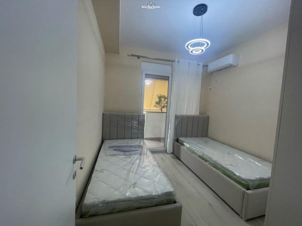 Tirane, jepet me qera apartament 2+1 Kati 2, 120 m² 500 € (5 maji)