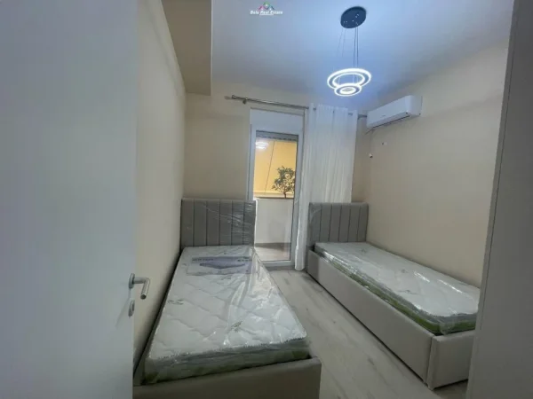 Tirane, jepet me qera apartament 2+1 Kati 2, 120 m² 500 € (5 maji)
