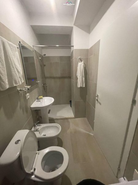 Tirane, jepet me qera apartament 2+1 Kati 2, 120 m² 500 € (5 maji)