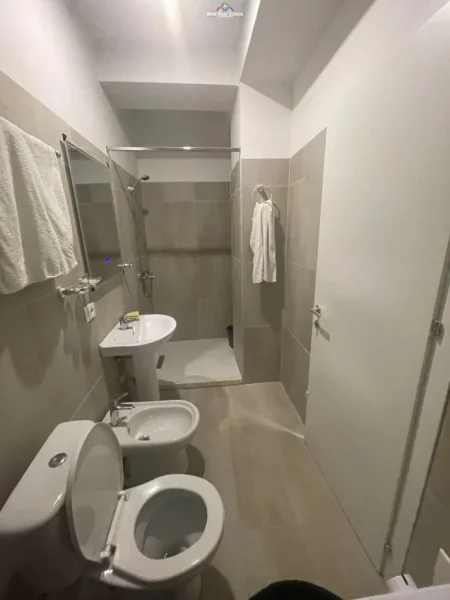 Tirane, jepet me qera apartament 2+1 Kati 2, 120 m² 500 € (5 maji)