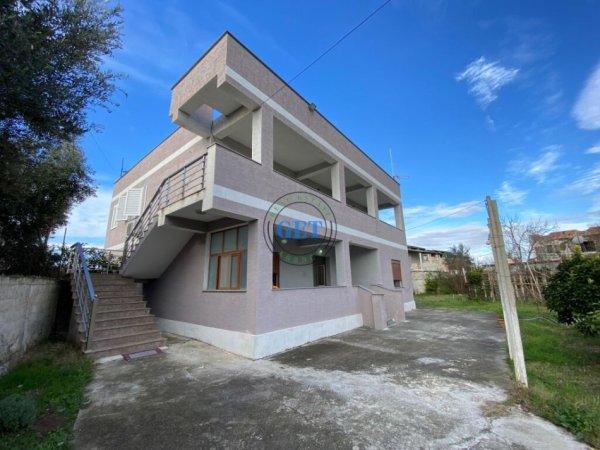 shitet shtepi Kati 2, 500 m² 230.000 € (Shkozet)