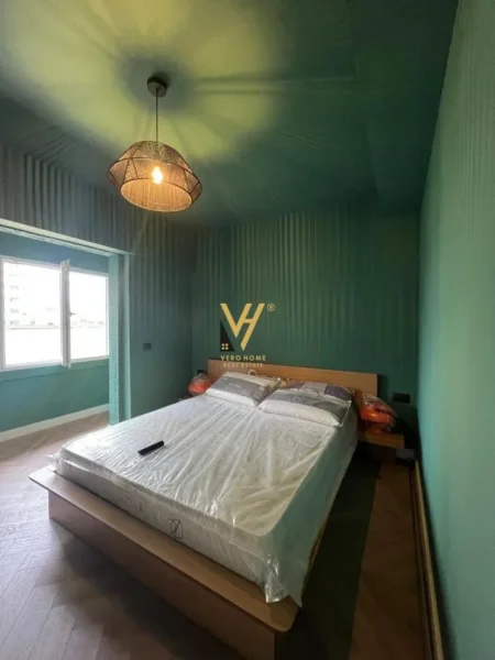 Tirane, jepet me qera apartament 1+1+Ballkon Kati 4, 54 m² 700 € (QENDER)