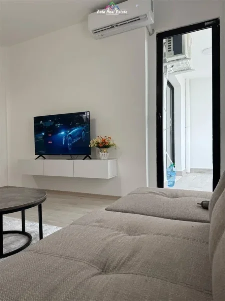 Tirane, jepet me qera apartament 1+1+Ballkon Kati 4, 70 m² 500 € (astir)