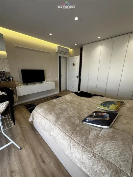 Tirane, shes apartament 2+1+Ballkon Kati 7, 112 m² 252.900 € (xhamllik)