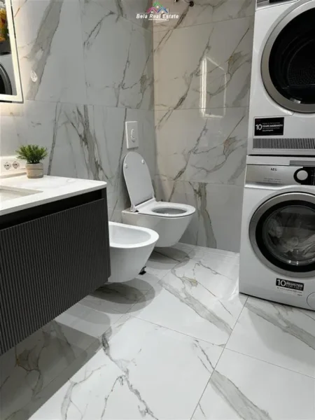 Tirane, shes apartament 2+1+Ballkon Kati 7, 112 m² 252.900 € (xhamllik)