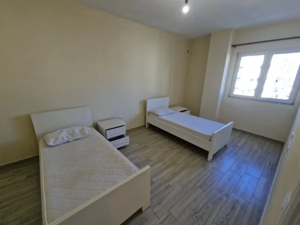 Durres, shitet apartament 2+1+Aneks+Ballkon Kati 5, 95 m² 180.000 € (Rrota e Kuqe)