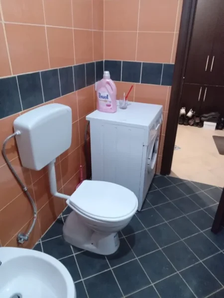 Durres, jepet me qera apartament 1+1+Ballkon Kati 2, 60 m² 300 € (Pavaresia)