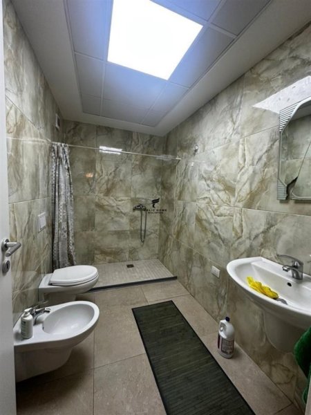 Tirane, jepet me qera apartament 2+1+Ballkon Kati 6, 96 m² 700 € (DON BOSKO)