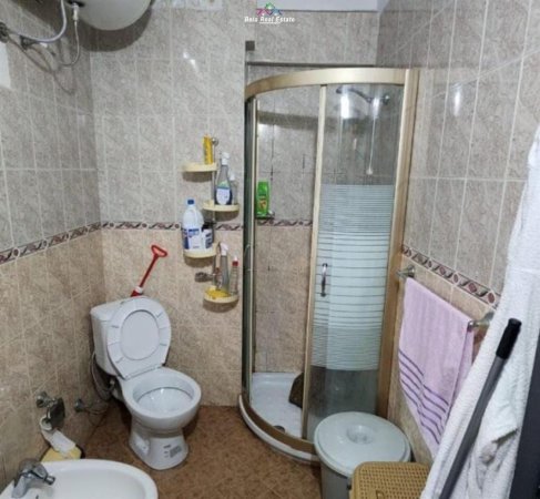 Tirane, jepet me qera apartament 1+1+Ballkon Kati 3, 50 m² 550 € (rruga e kavajes)