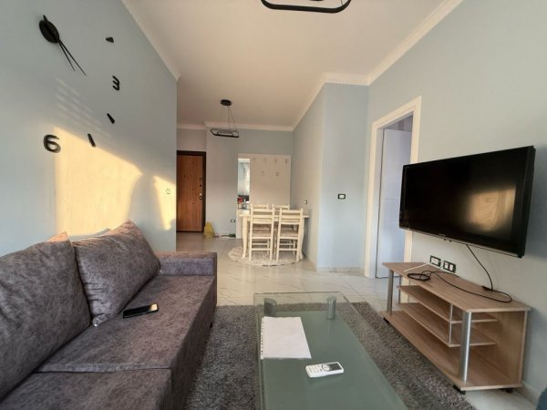 Tirane, jepet me qera apartament 1+1+Ballkon Kati 2, 70 m², 470 euro (5 Maji)