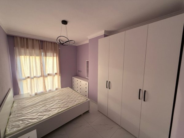 Tirane, jepet me qera apartament 1+1+Ballkon Kati 2, 70 m², 470 euro (5 Maji)