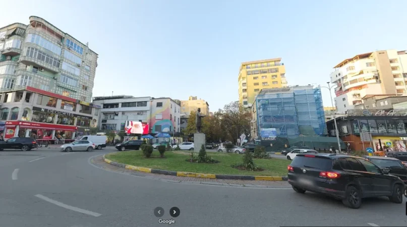 Tirane, shitet dyqan Kati 0, 23 m² (Sheshi Wilson)