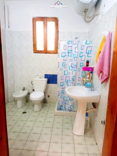 Tirane, jepet me qera shtepi 1+1+Ballkon Kati 1, 55 m² 500 € (allias)