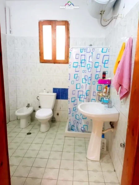 Tirane, jepet me qera shtepi 1+1+Ballkon Kati 1, 55 m² 500 € (allias)